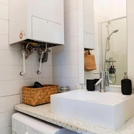 Savoir-Vivre In Unserer Zentralen Balkonwohnung Wien Exterior foto