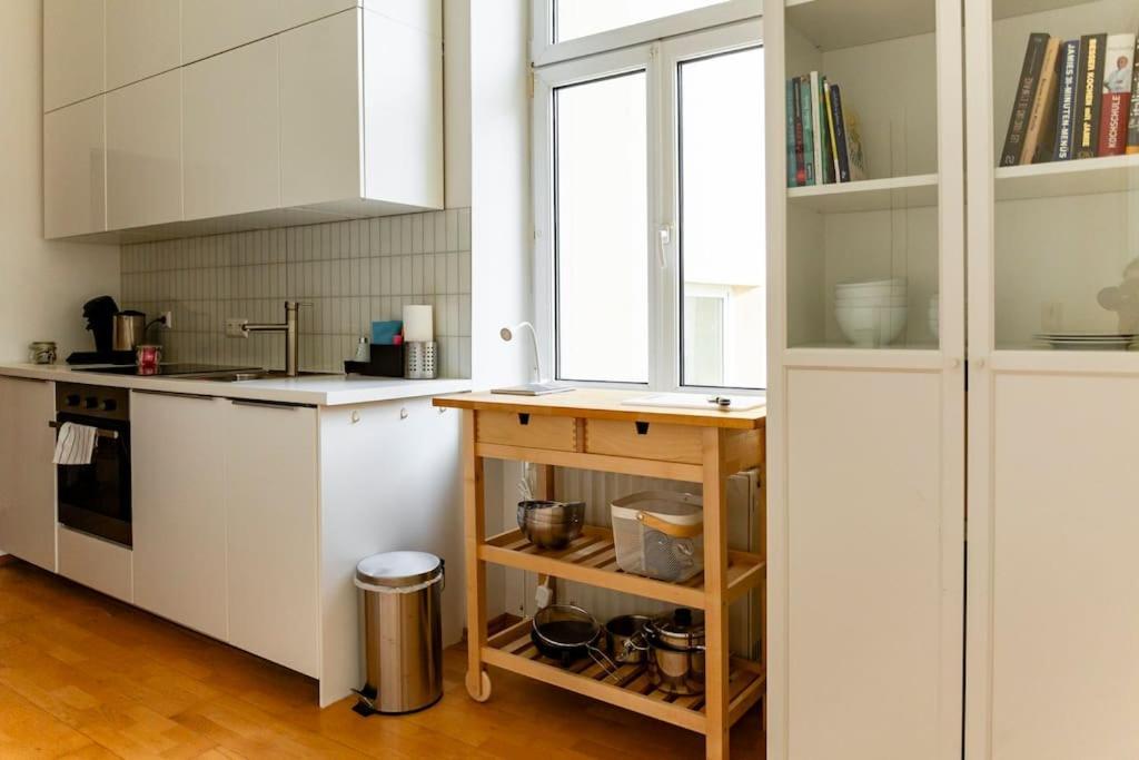 Savoir-vivre In Unserer Zentralen Balkonwohnung * Wien