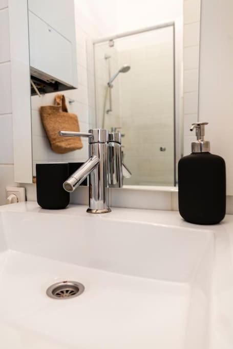 Savoir-vivre In Unserer Zentralen Balkonwohnung Apartment Wien