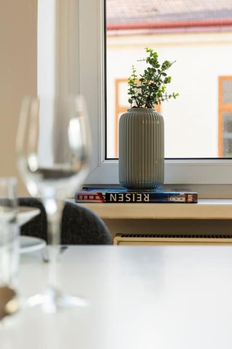 Savoir-vivre In Unserer Zentralen Balkonwohnung * Wien