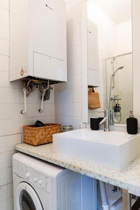 Savoir-vivre In Unserer Zentralen Balkonwohnung Apartment Wien