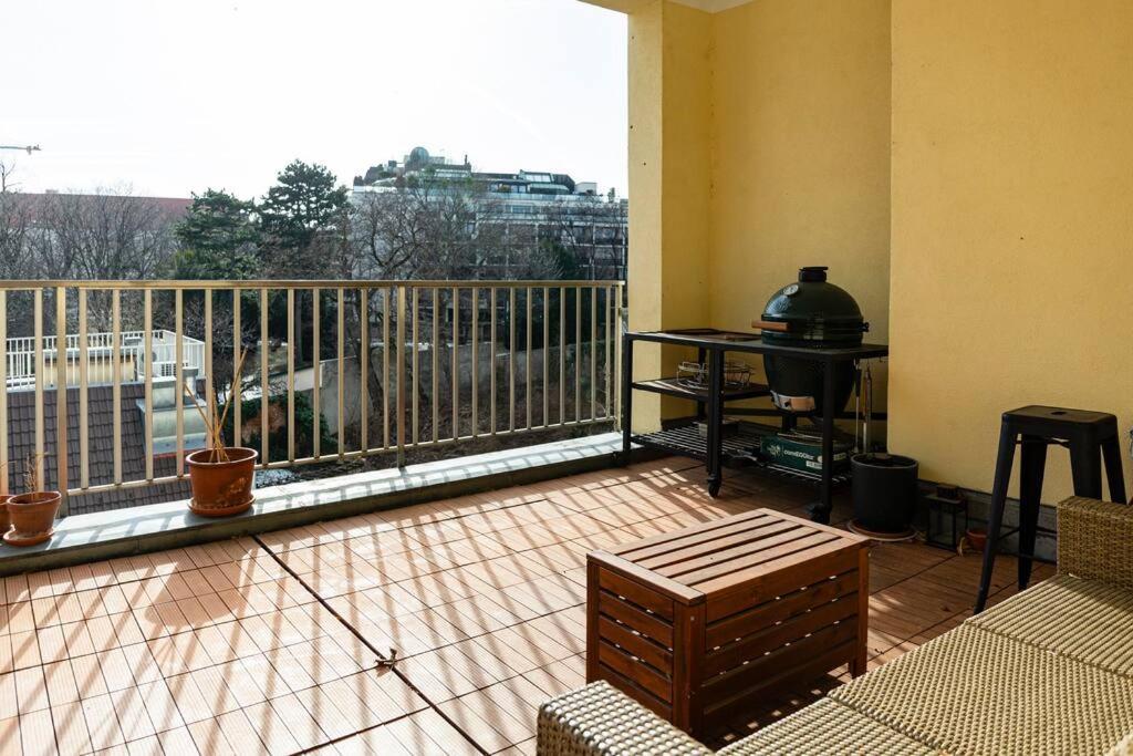 Savoir-vivre In Unserer Zentralen Balkonwohnung Apartment Wien