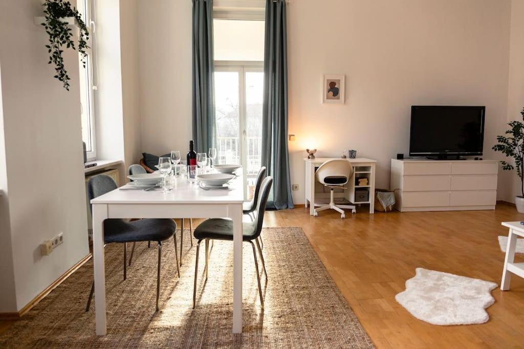 Appartamento Savoir-vivre In Unserer Zentralen Balkonwohnung